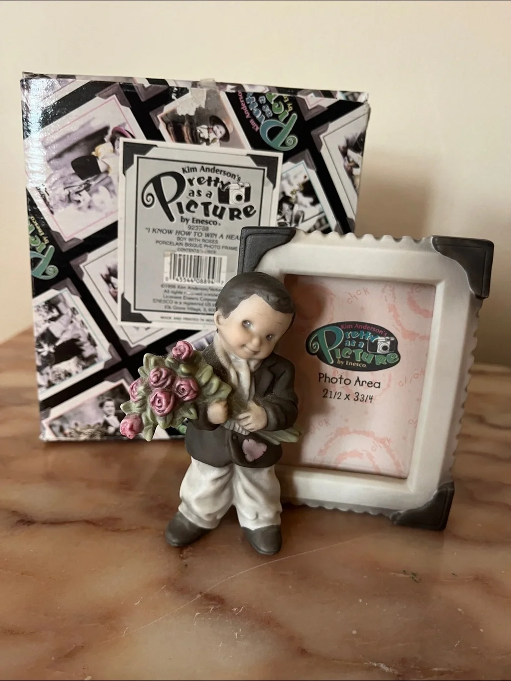 Kim Anderson’s Pretty as a Picture “I Know How to Win a Heart” photo frame